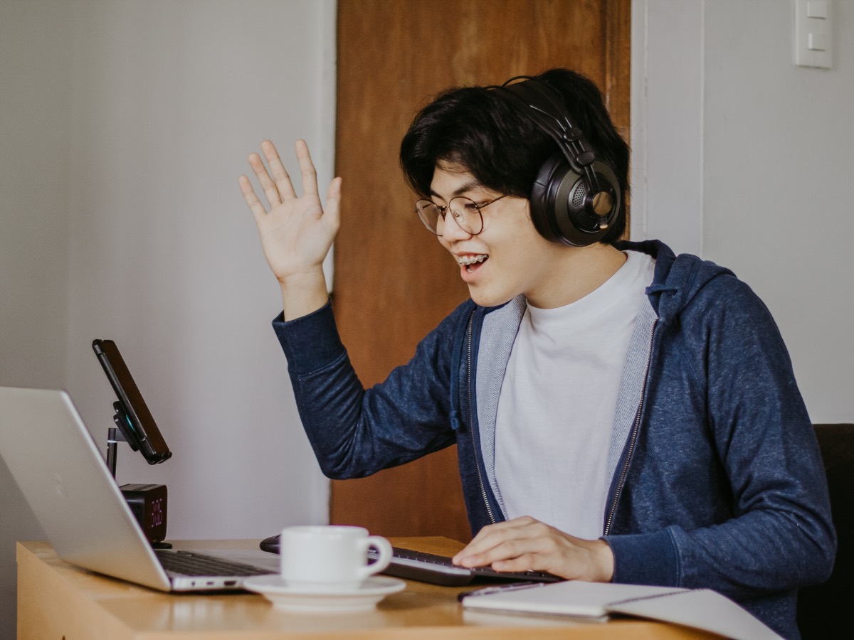 Student joining a live SAT class from home